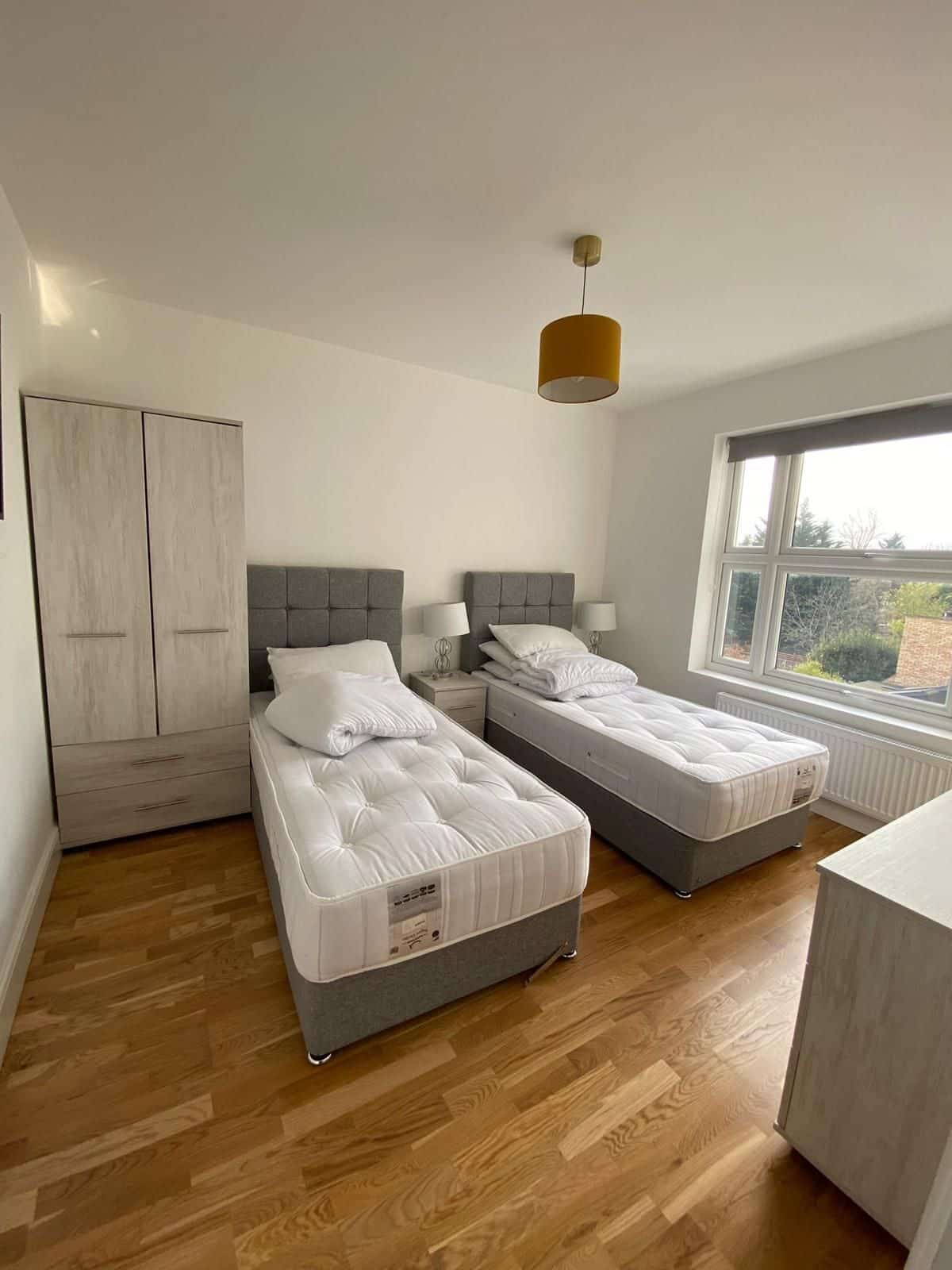 Twin bedroom