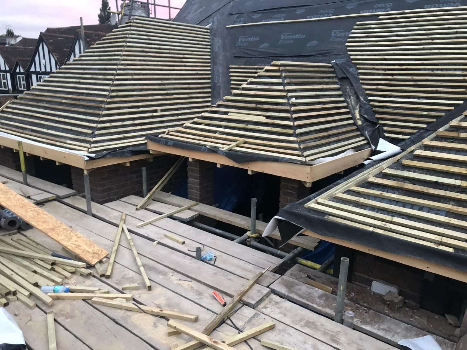 New roof structure over the extended house