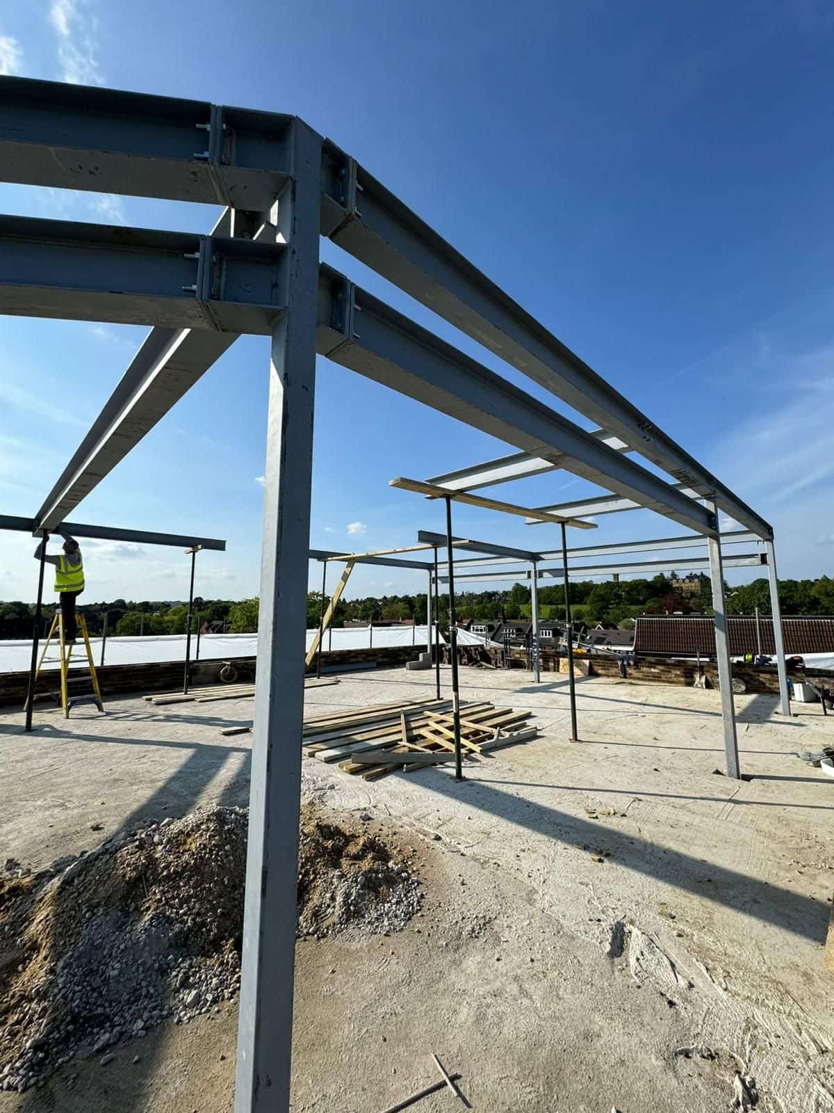 Steel frame for the penthouse level